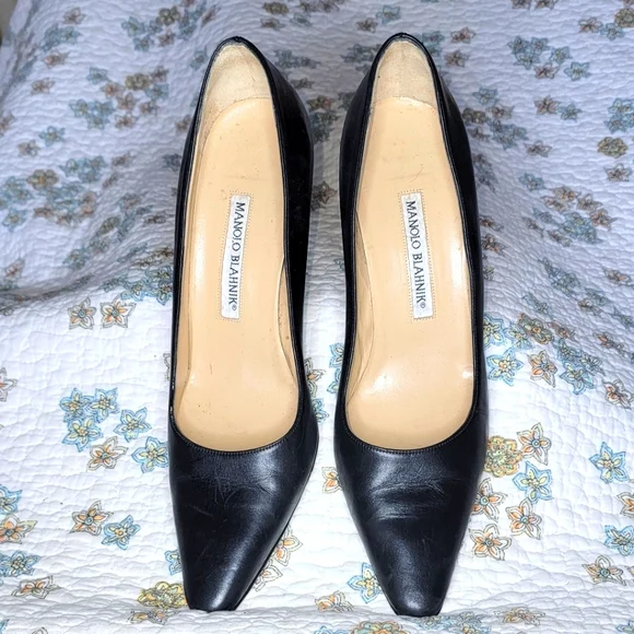 Manolo Blahnik black leather pumps size 38 gentle used - Picture 12 of 12